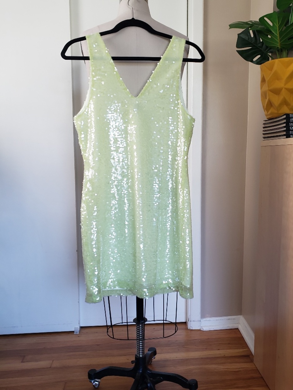 A Pop of Color Shimmer Sequin Dress Size Size XS